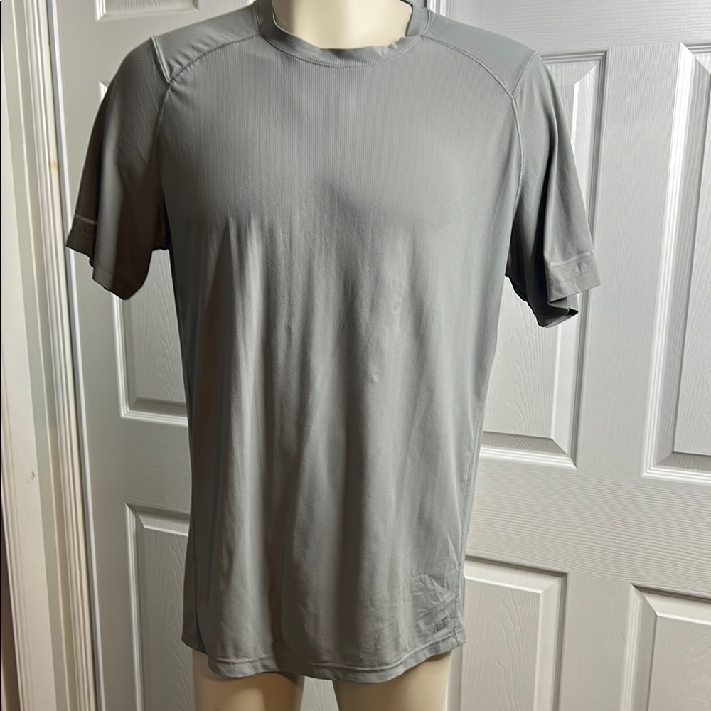 VRST Men's Gray T-Shirt Large Athletic